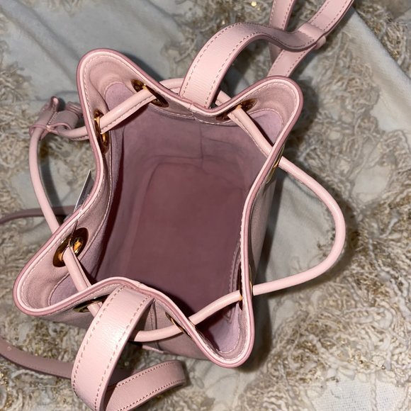 Salvatore Ferragamo City Quilted Gancio Bucket Bag - Picture 10 of 16